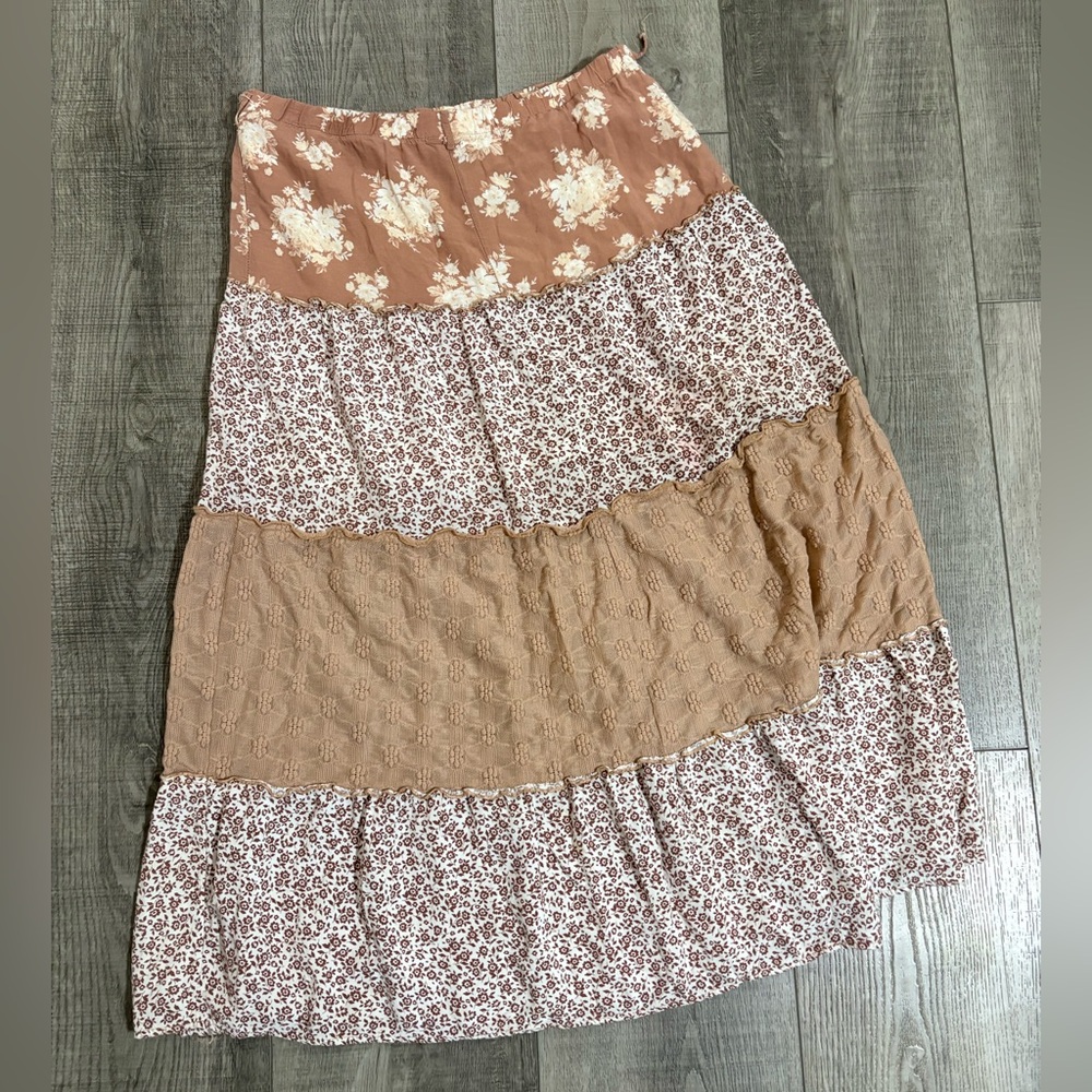 🤎No Comment Floral Tiered Maxi Skirt🤎 - Picture 3 of 3